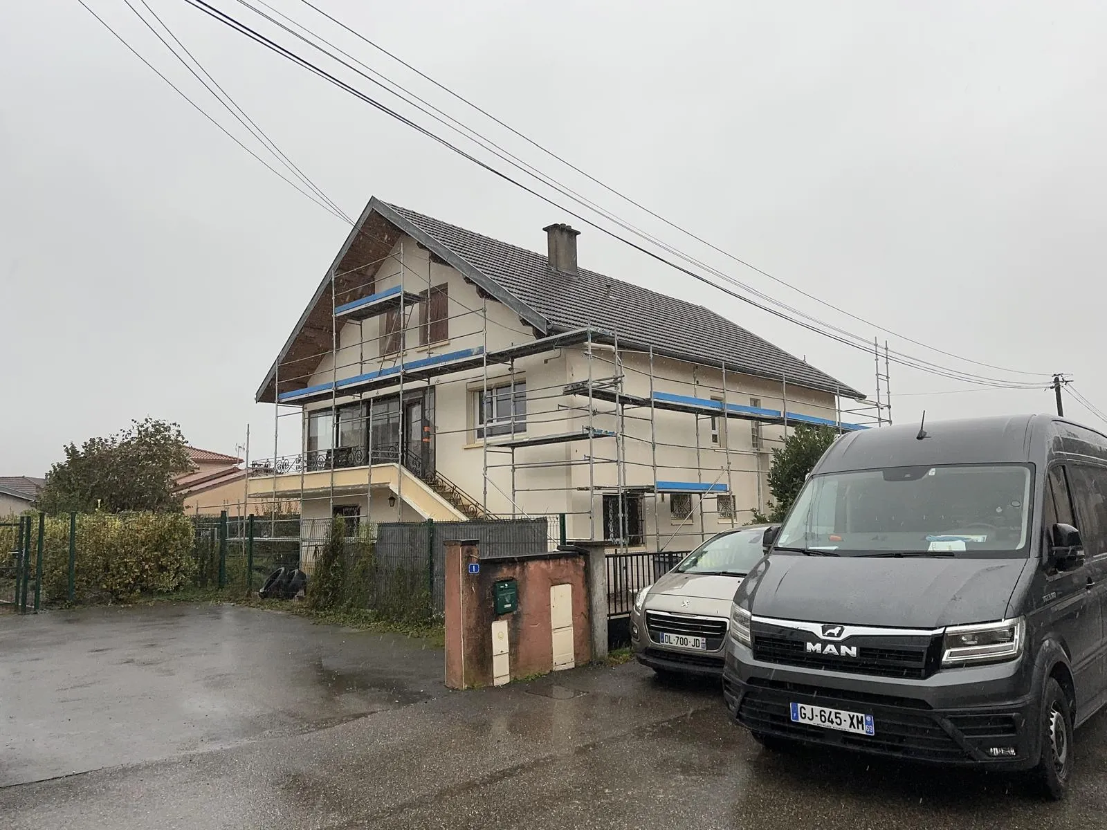 Maison à Bourg-en-Bresse — chantier sous échafaudage