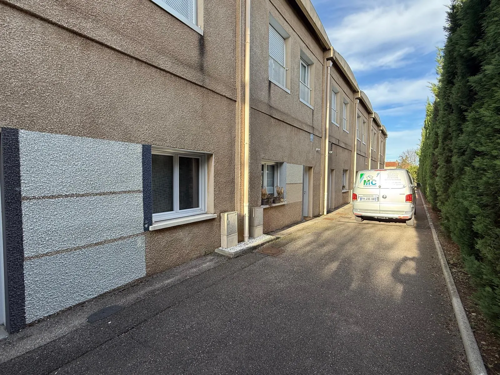 Copropriété à Sathonay — essais de teinte et préparation des fonds