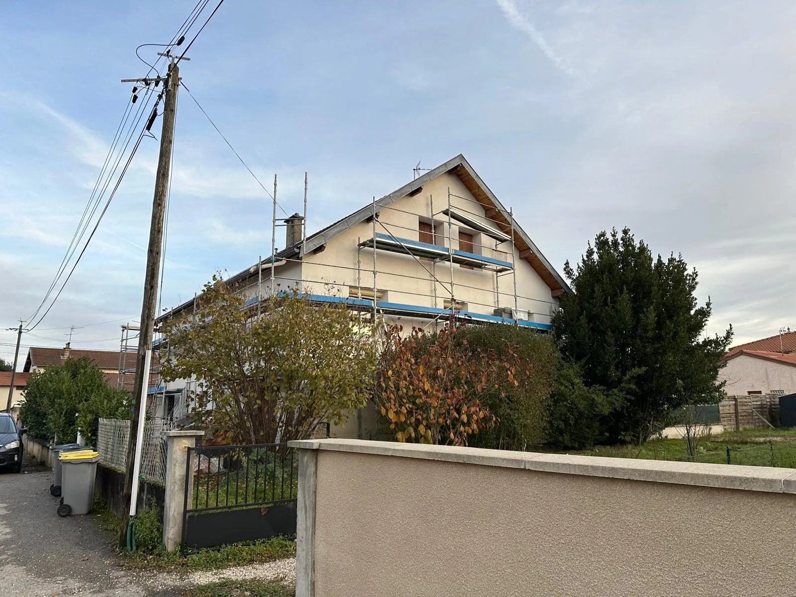 Maison à Bourg-en-Bresse — façade pignon en cours de travaux
