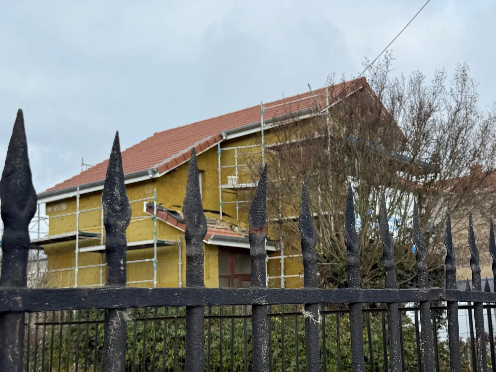 Maison à Sathonay — isolation par l’extérieur en cours de pose