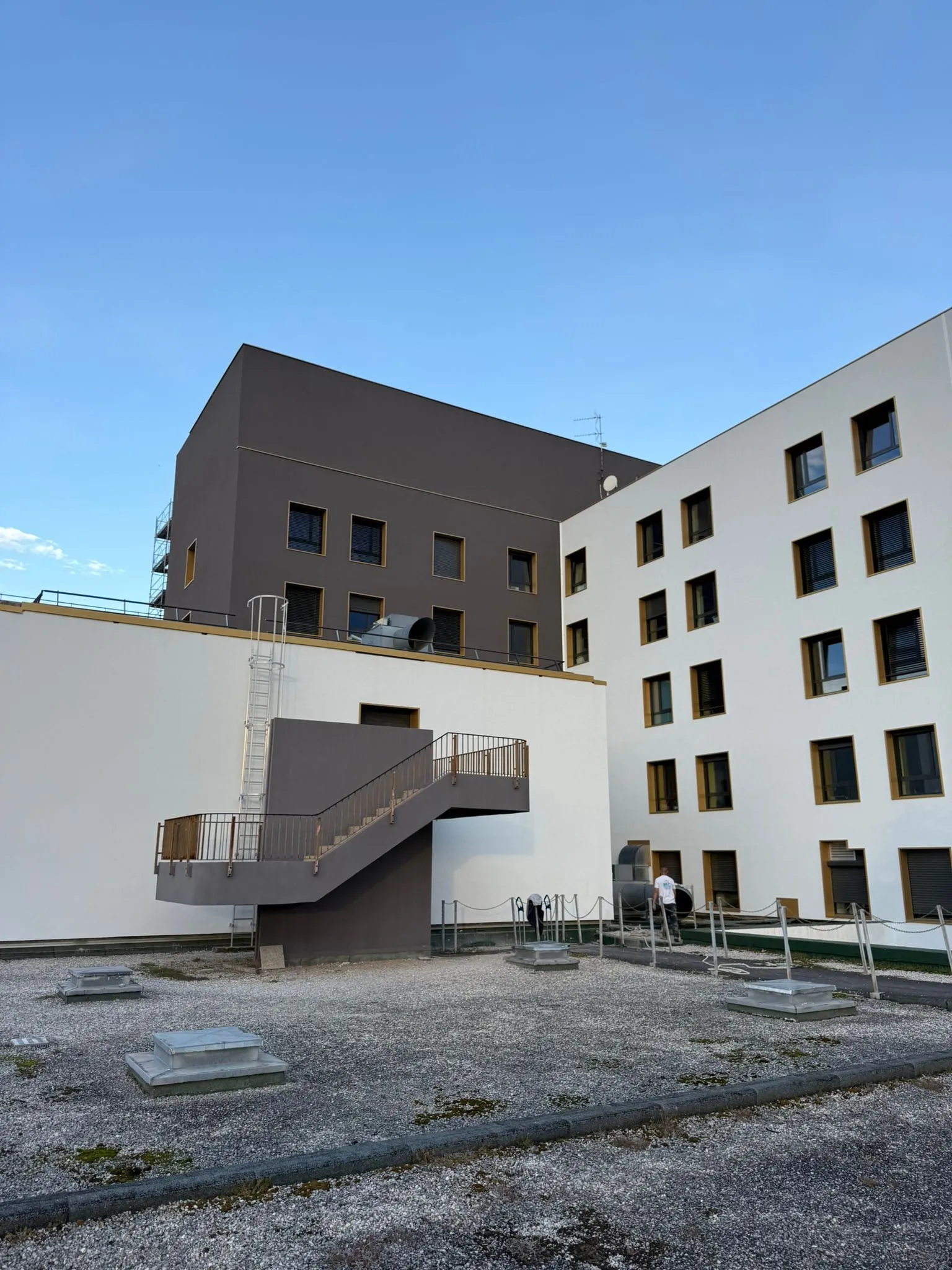 Centre Hospitalier des Collines — façade après travaux