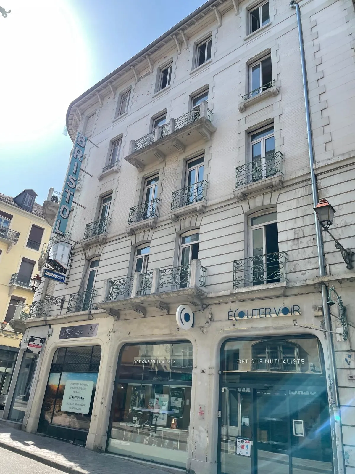 Hôtel des Thermes — façade avant travaux